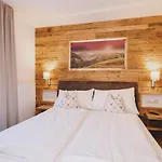 Chalet Molly By We Rent *